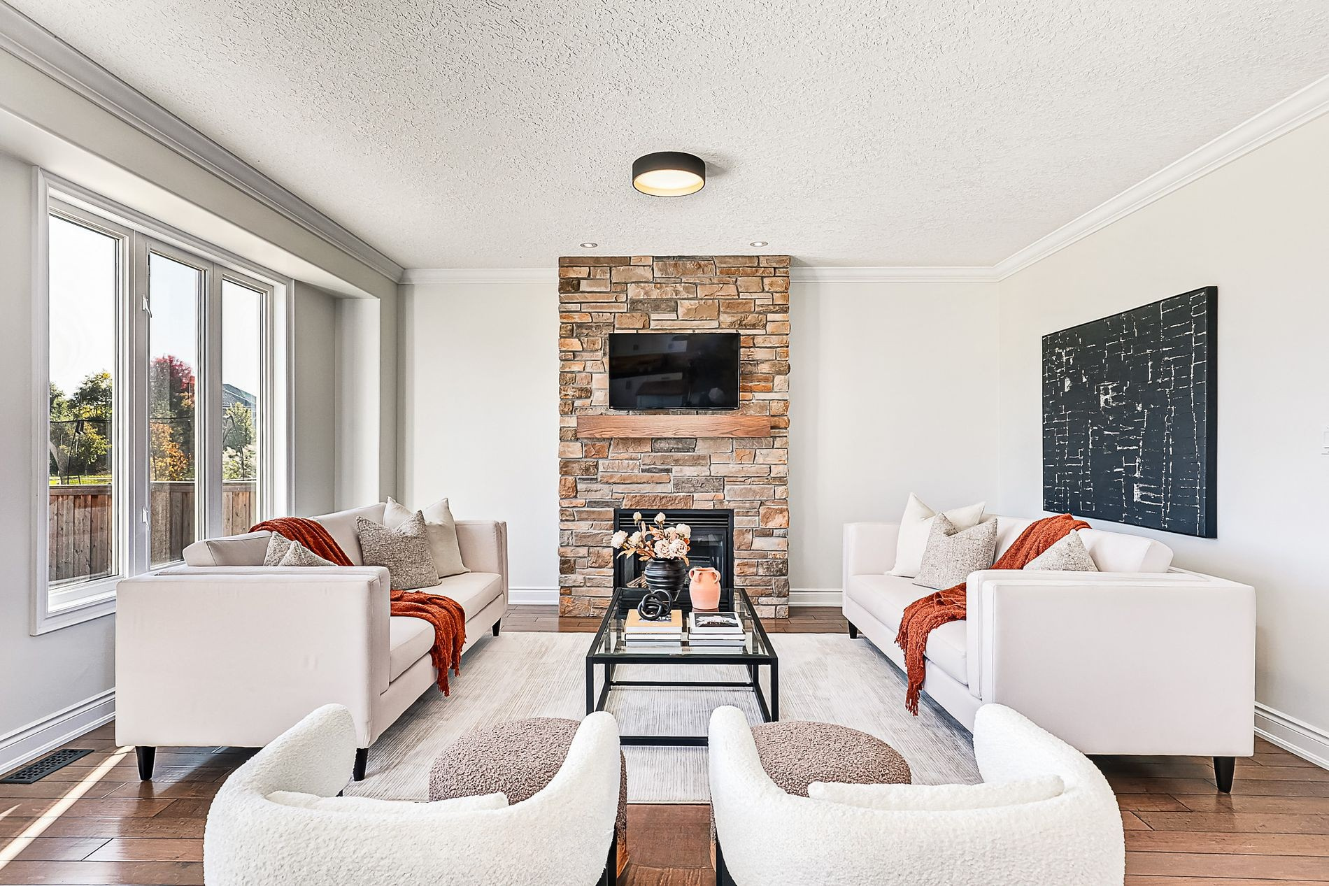 Living Room 513 -  Detached 2-Storey House in Collingwood, sold for $1.3M